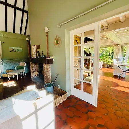 Le Clos Vildor, Maison De Charme Bordée Par La Rivière