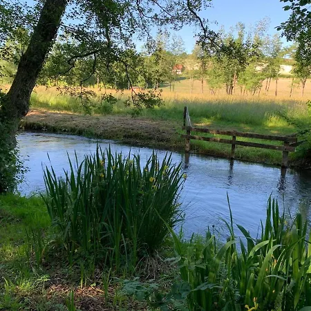 Le Clos Vildor, Maison De Charme Bordee Par La Riviere Canehan