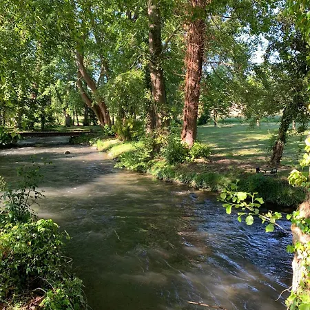 Casa vacanze Le Clos Vildor, Maison De Charme Bordée Par La Rivière Canehan