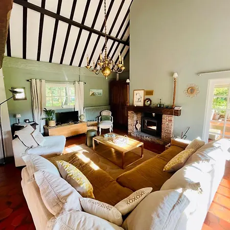 Le Clos Vildor, Maison De Charme Bordee Par La Riviere